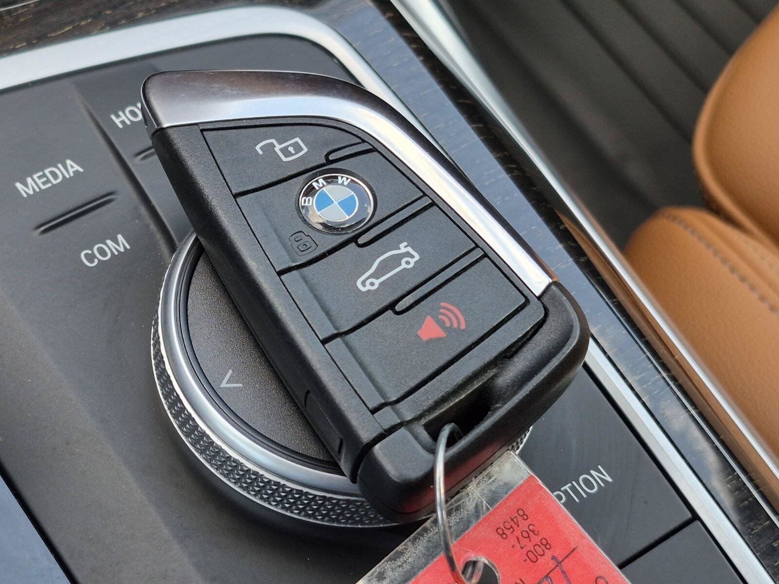 Used 2022 BMW 330i Sedan w/ Driving Assistance Package RWD image 34