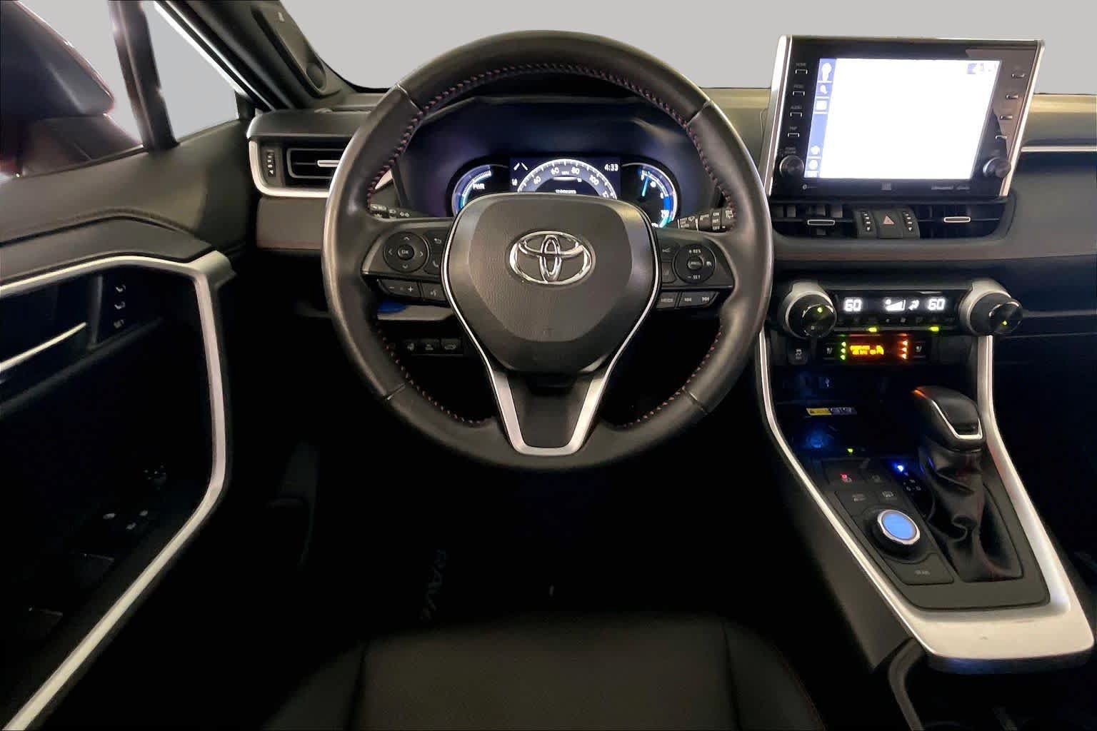Used 2022 Toyota RAV4 XSE w/ Premium Package AWD/4WD image 5