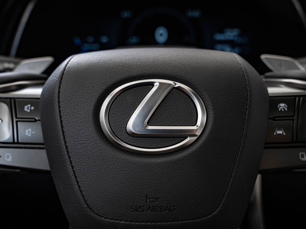 New 2026 Lexus RX 450h AWD image 32