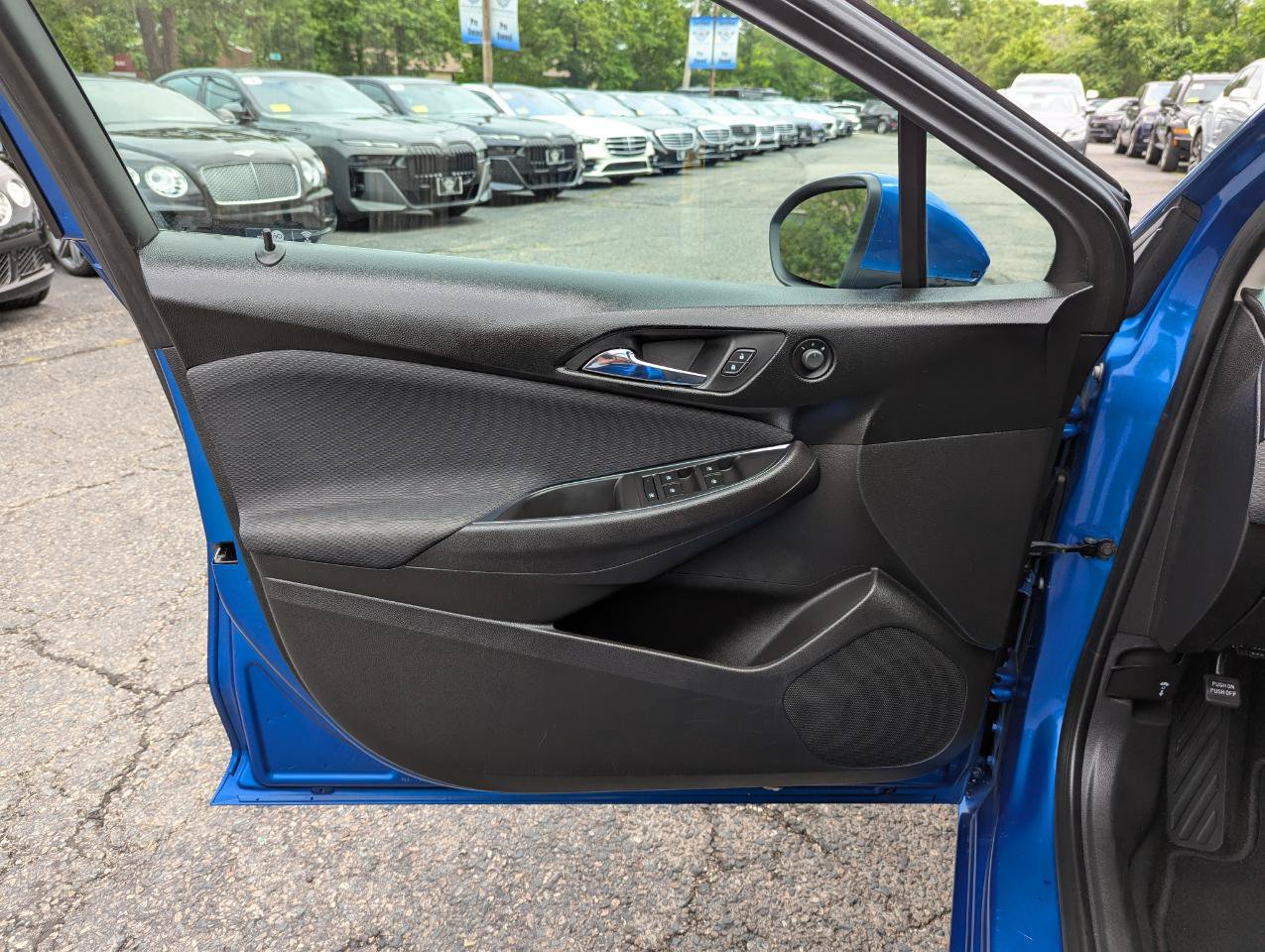 Used 2018 Chevrolet Cruze LT FWD image 11