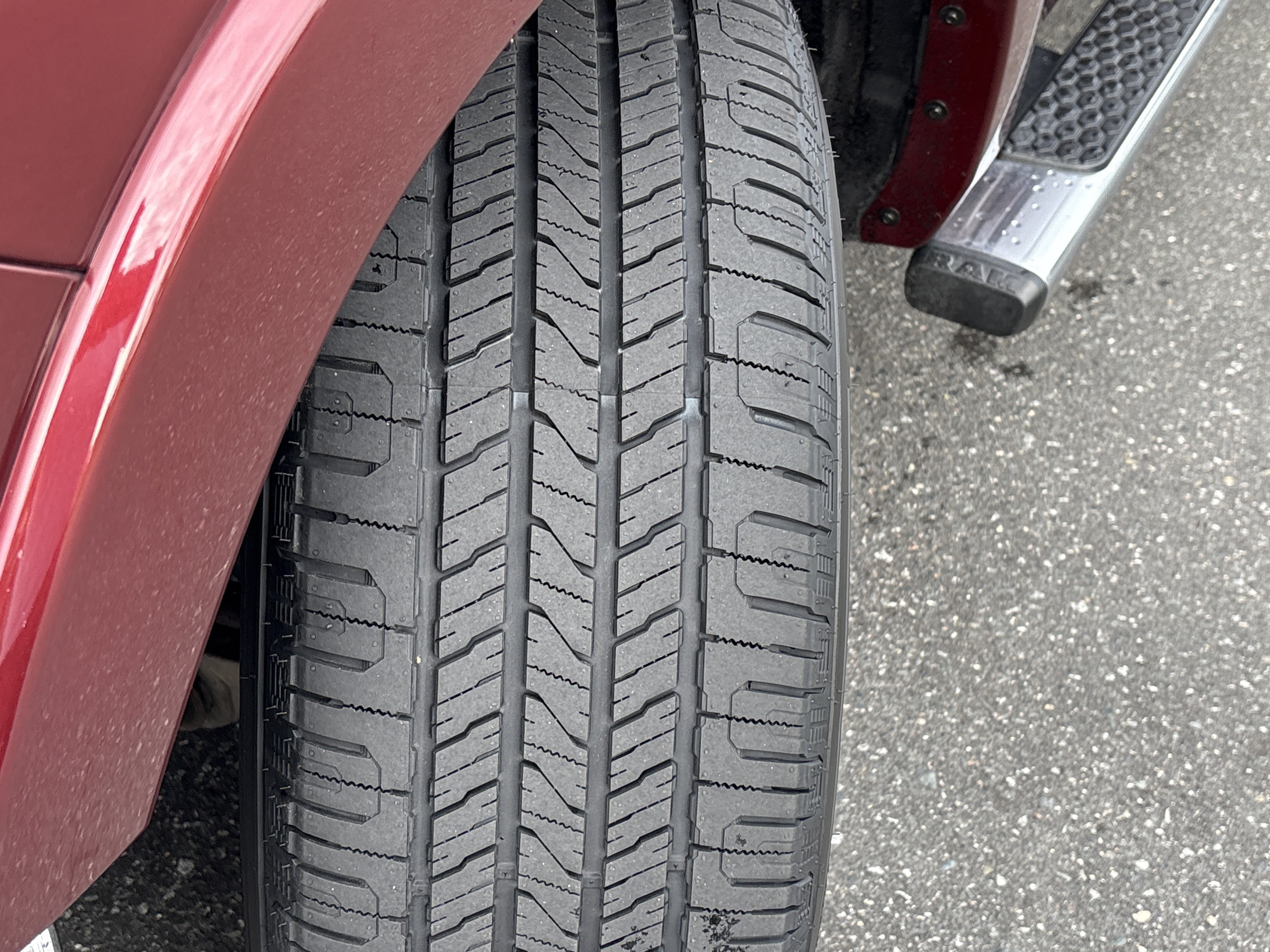 Used 2019 RAM 1500 Laramie AWD/4WD image 13