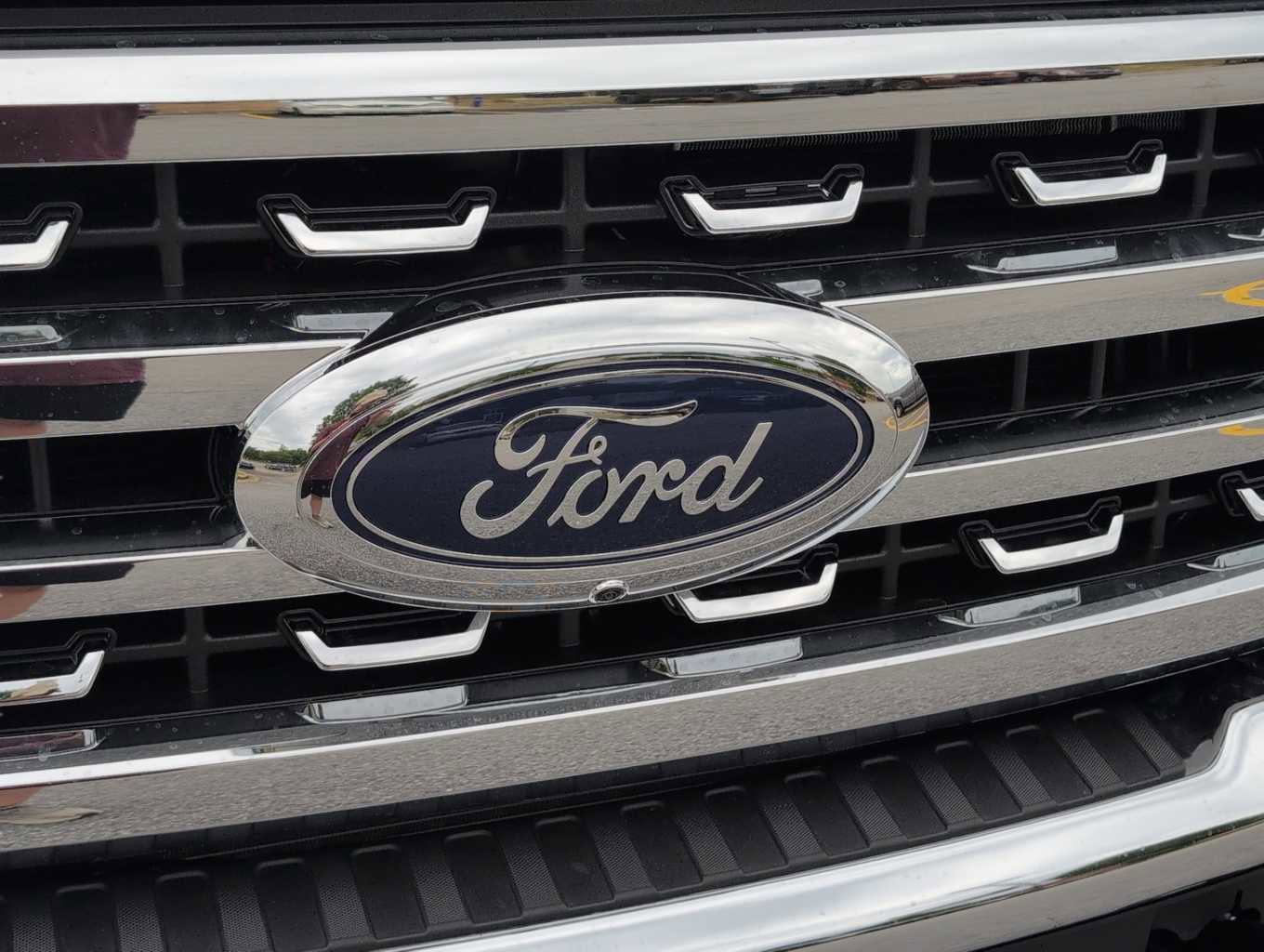 New 2025 Ford F250 Lariat w/ Lariat Ultimate Package image 15