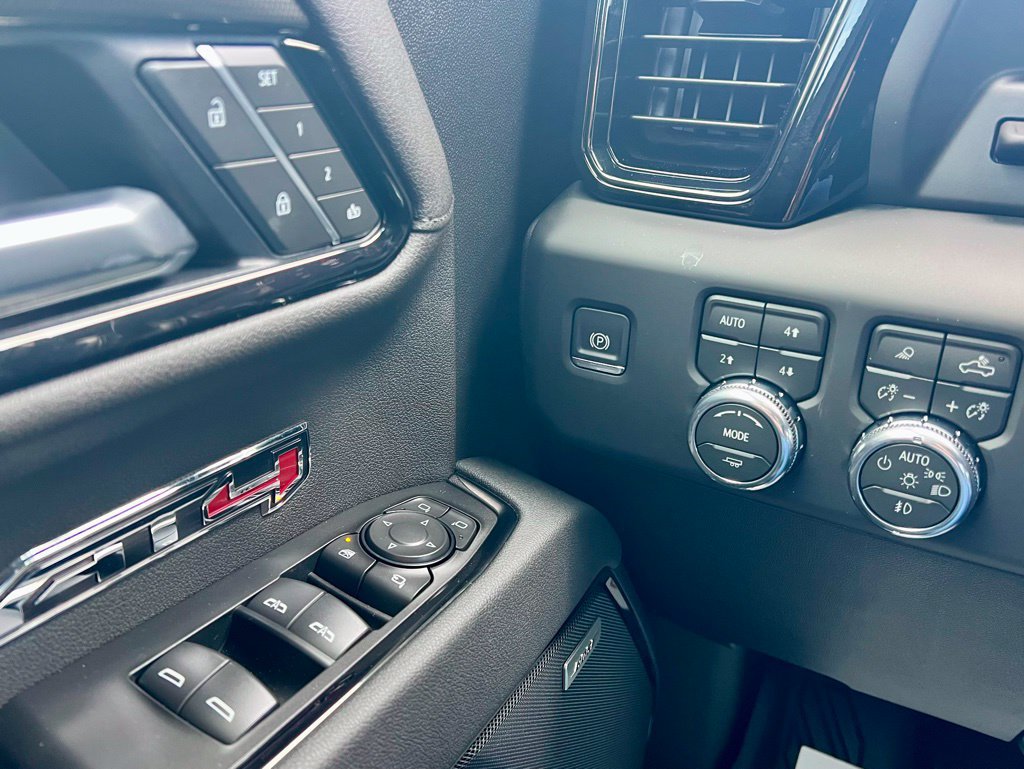 New 2026 GMC Sierra 1500 AT4 w/ AT4 Premium Package AWD/4WD image 17