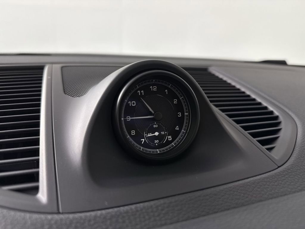 Certified 2025 Porsche Macan image 29