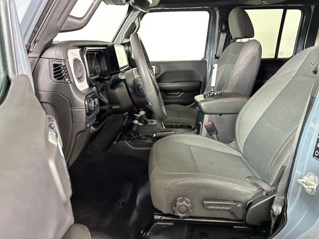 Used 2024 Jeep Wrangler Unlimited Sahara w/ Technology Group image 11