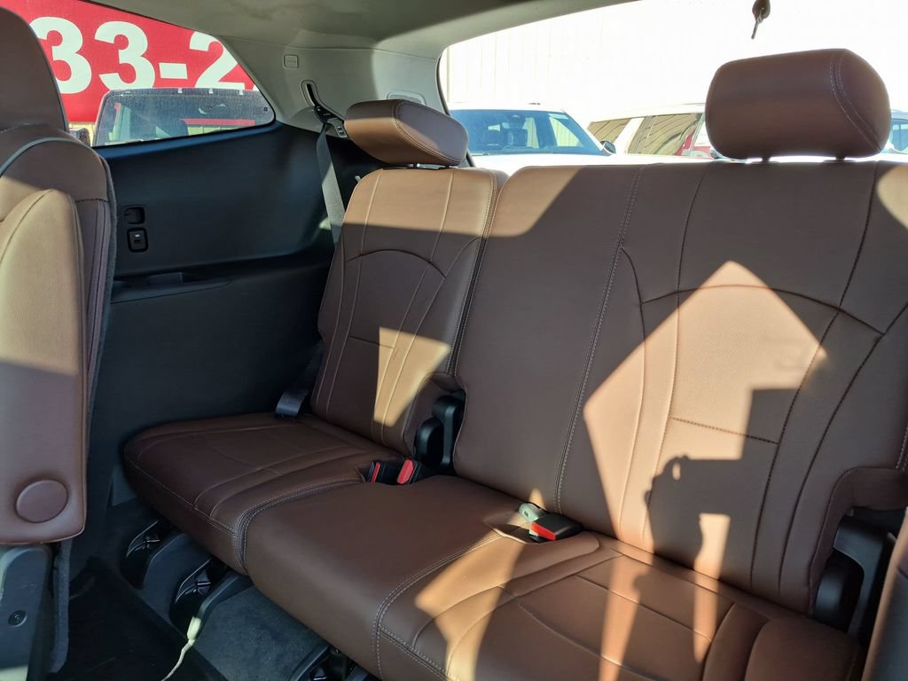Used 2019 Buick Enclave Avenir FWD image 30