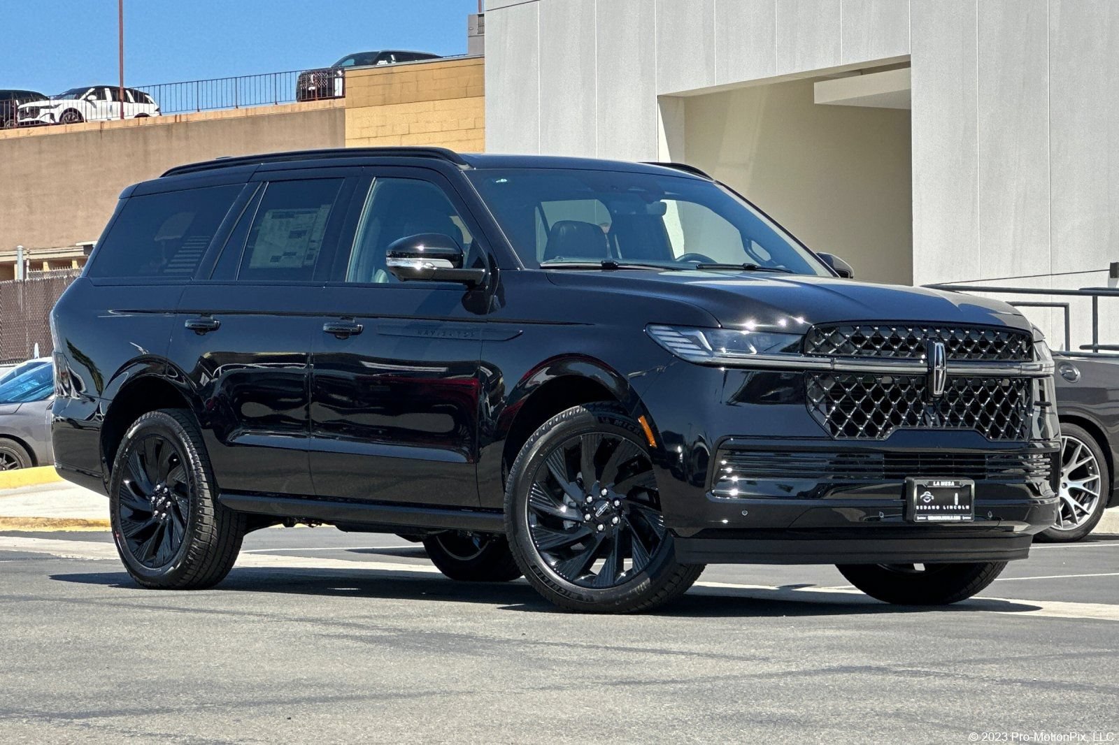 New 2026 Lincoln Navigator Reserve w/ Jet Appearance Package AWD/4WD video 1