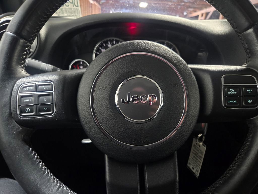 Used 2016 Jeep Wrangler Unlimited Sahara w/ Max Tow Package image 4