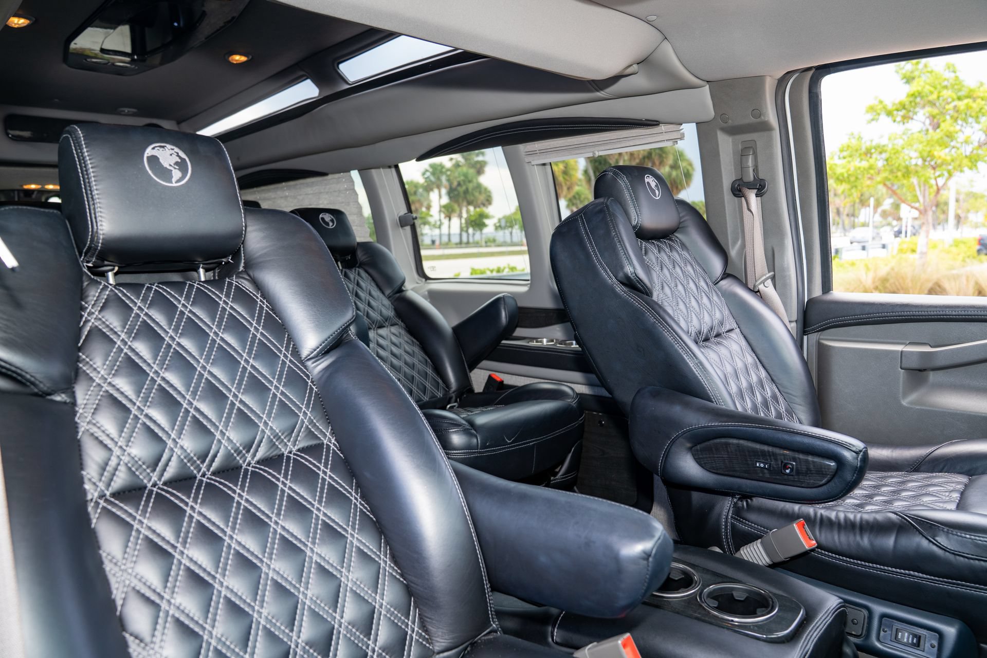 Used 2022 GMC Savana 2500 Extended RWD image 28