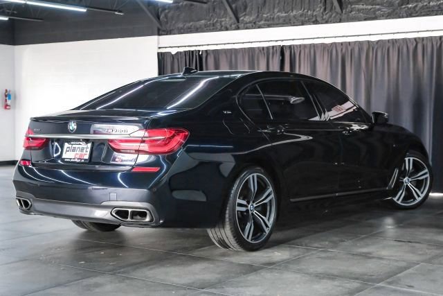 Used 2018 BMW M760i xDrive image 9