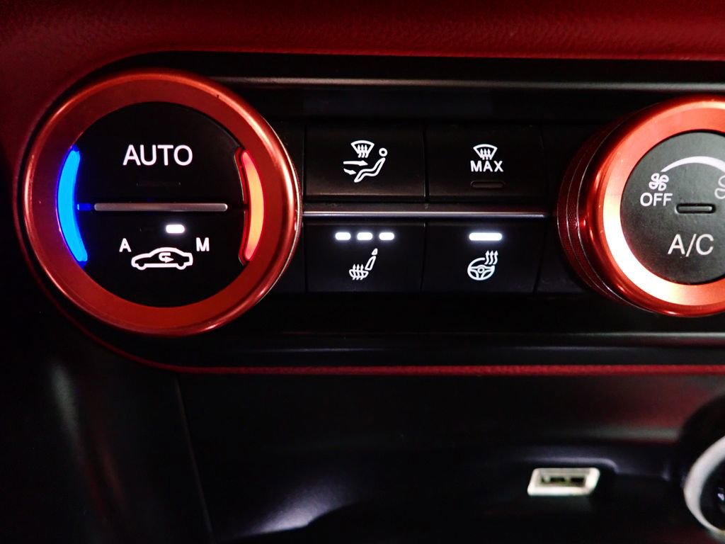 Used 2020 Alfa Romeo Stelvio Ti image 3