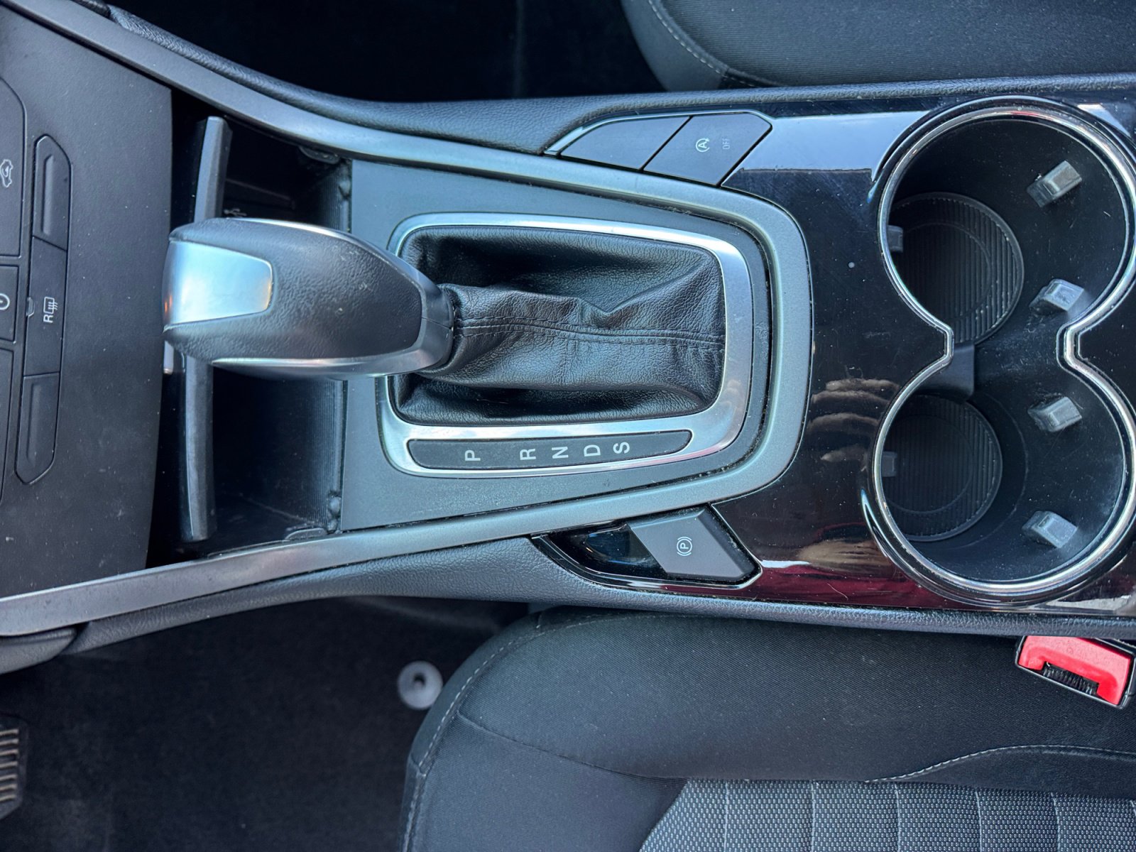 Used 2016 Ford Edge SE image 15