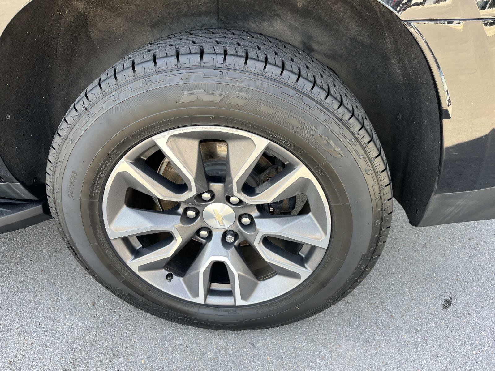 Used 2022 Chevrolet Tahoe LT w/ Luxury Package AWD/4WD image 13