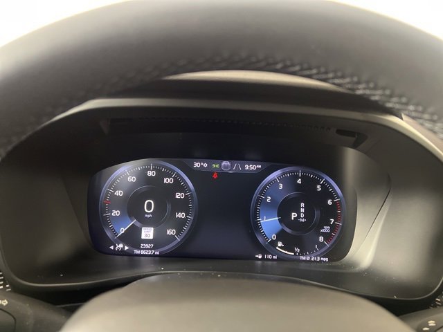 Used 2022 Volvo XC40 T5 R-Design w/ Advanced Package image 23