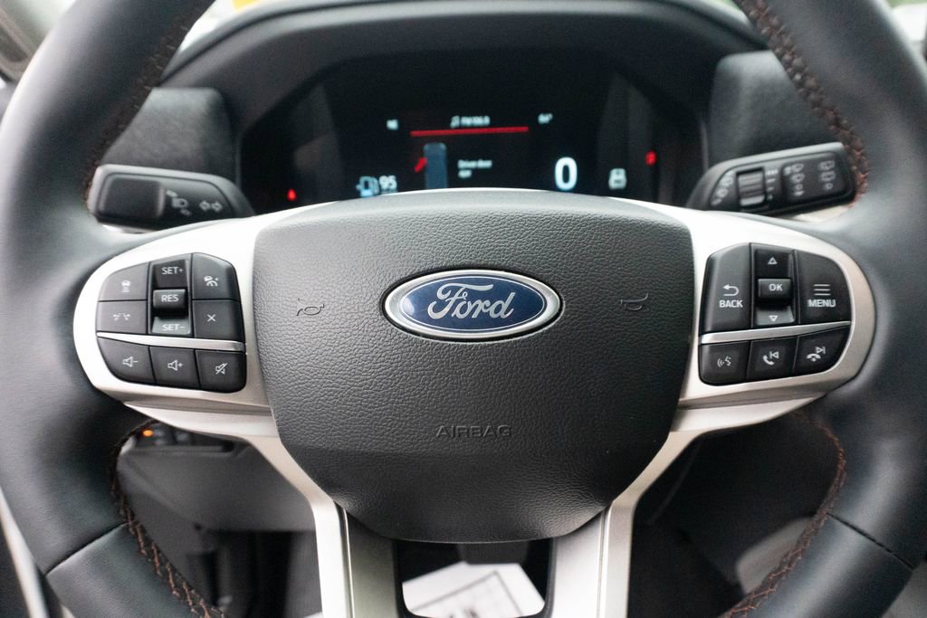 Used 2025 Ford Explorer Active w/ Active Comfort Package RWD image 25