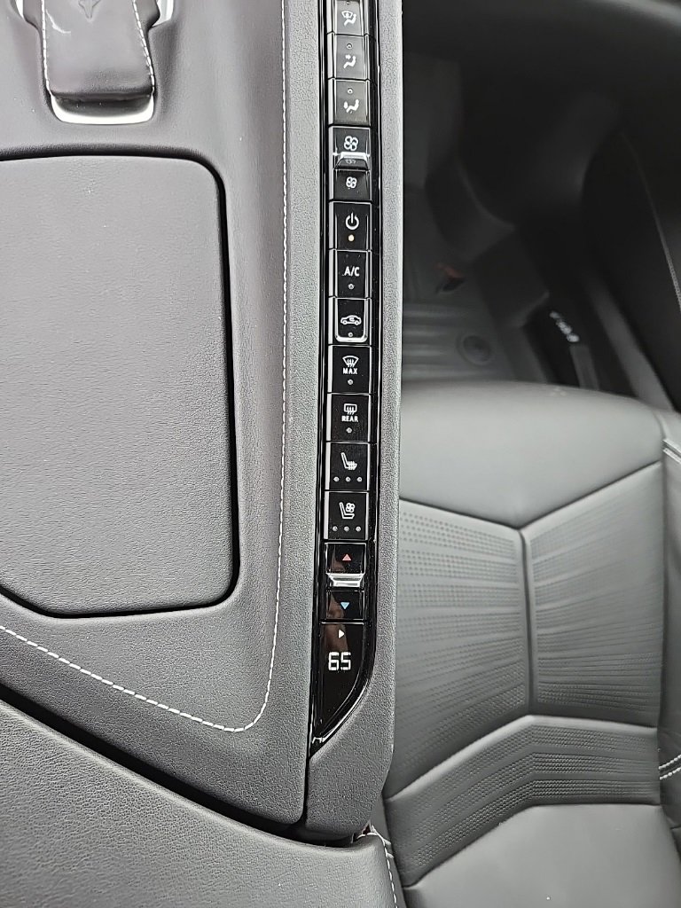 Used 2021 Chevrolet Corvette Stingray Preferred Conv w/ Battery Protection Package image 32