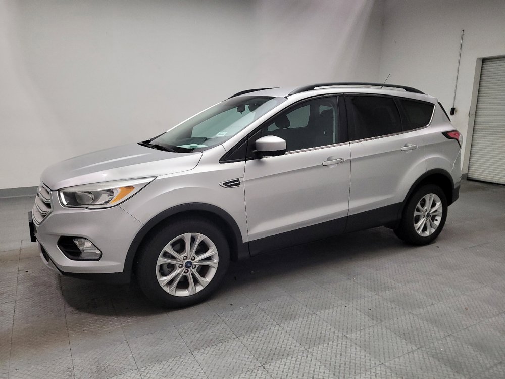 Used 2018 Ford Escape SE FWD image 2