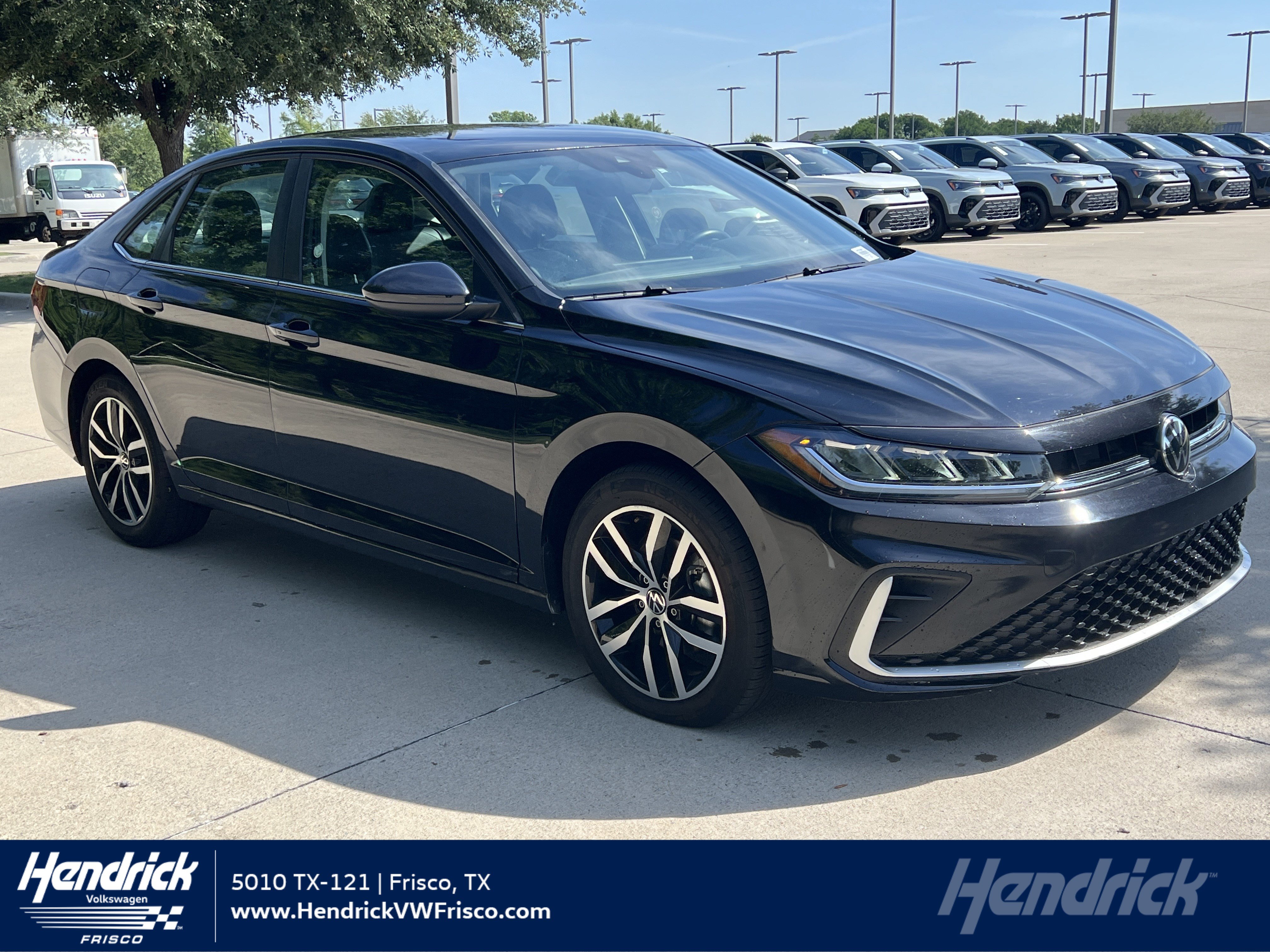 Used 2025 Volkswagen Jetta SE FWD image 1