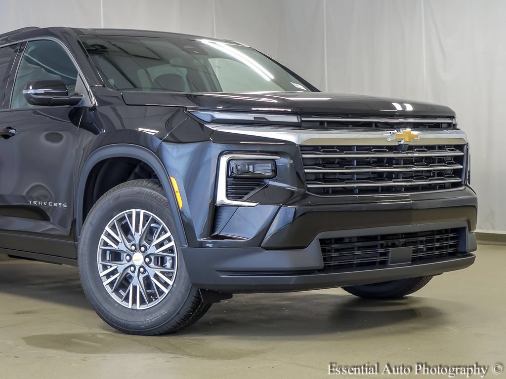 New 2026 Chevrolet Traverse LT w/ LPO, Floor Liner Package AWD/4WD image 3