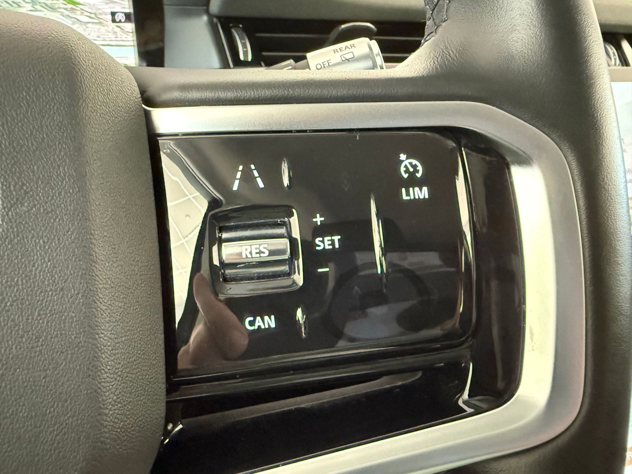 Used 2022 Land Rover Range Rover Evoque SE image 15