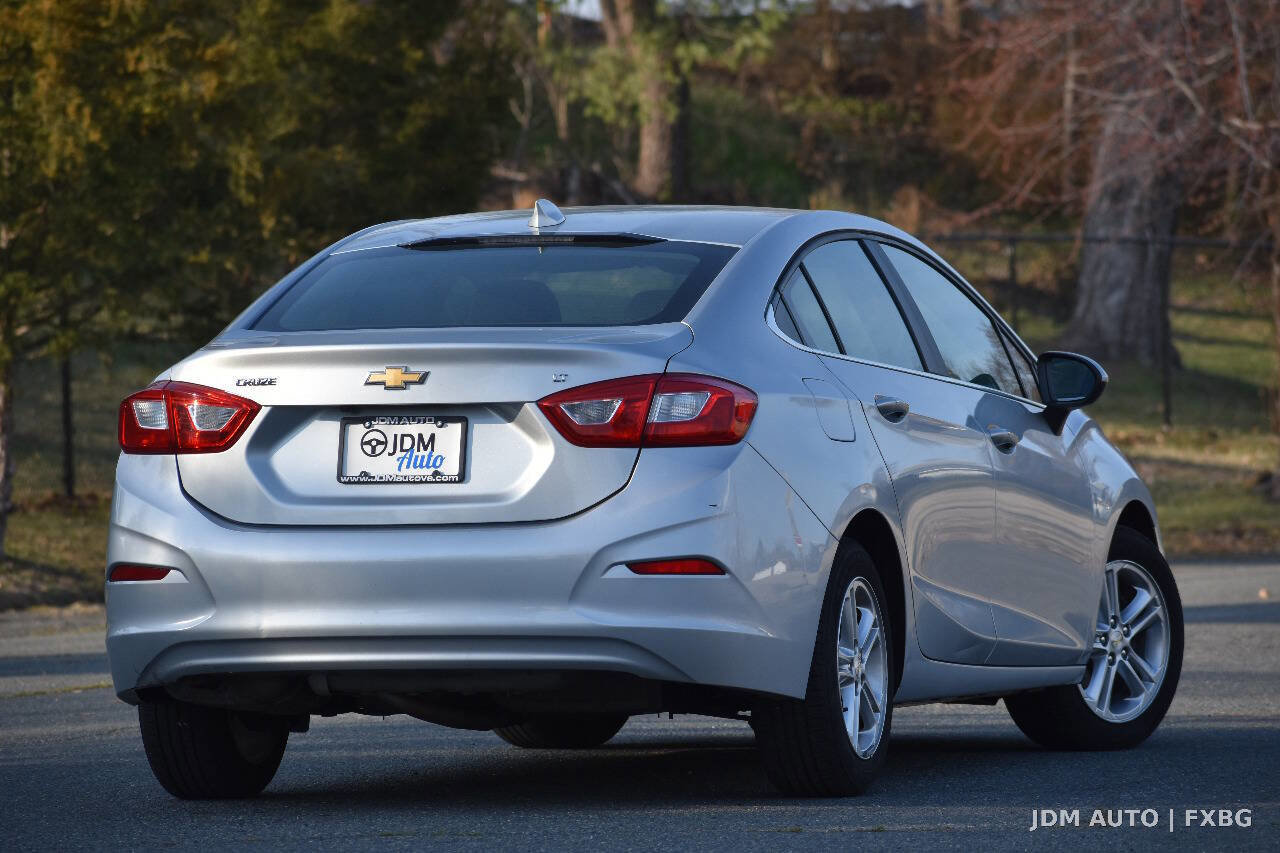 Used 2017 Chevrolet Cruze LT w/ Convenience Package image 5