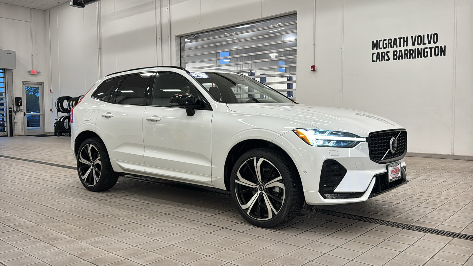 Used 2024 Volvo XC60 B5 Ultimate w/ Climate Package AWD/4WD image 3