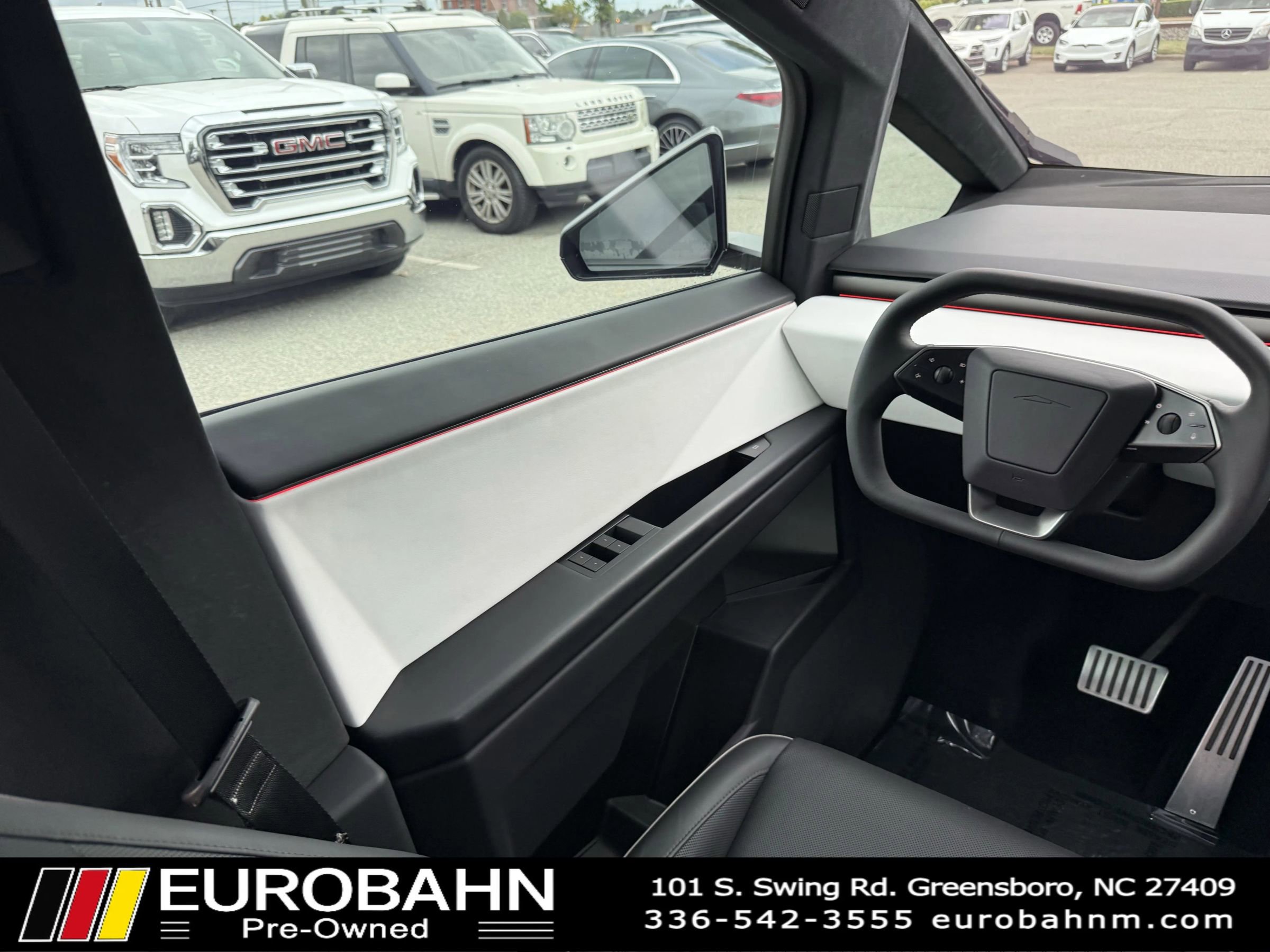 Used 2024 Tesla Cybertruck AWD Crew Cab image 30