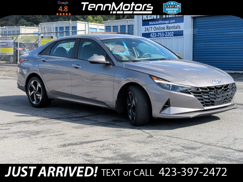 Used 2023 Hyundai Elantra SEL w/ Convenience Package FWD image 3