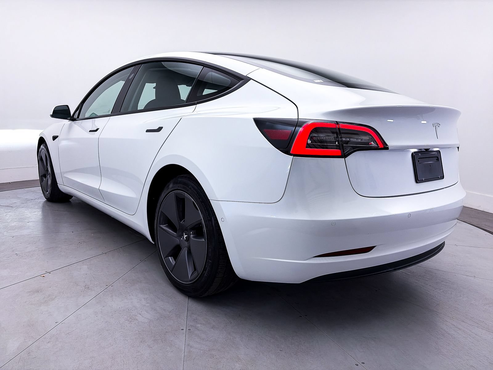 Used 2021 Tesla Model 3 Standard Range Plus RWD image 13