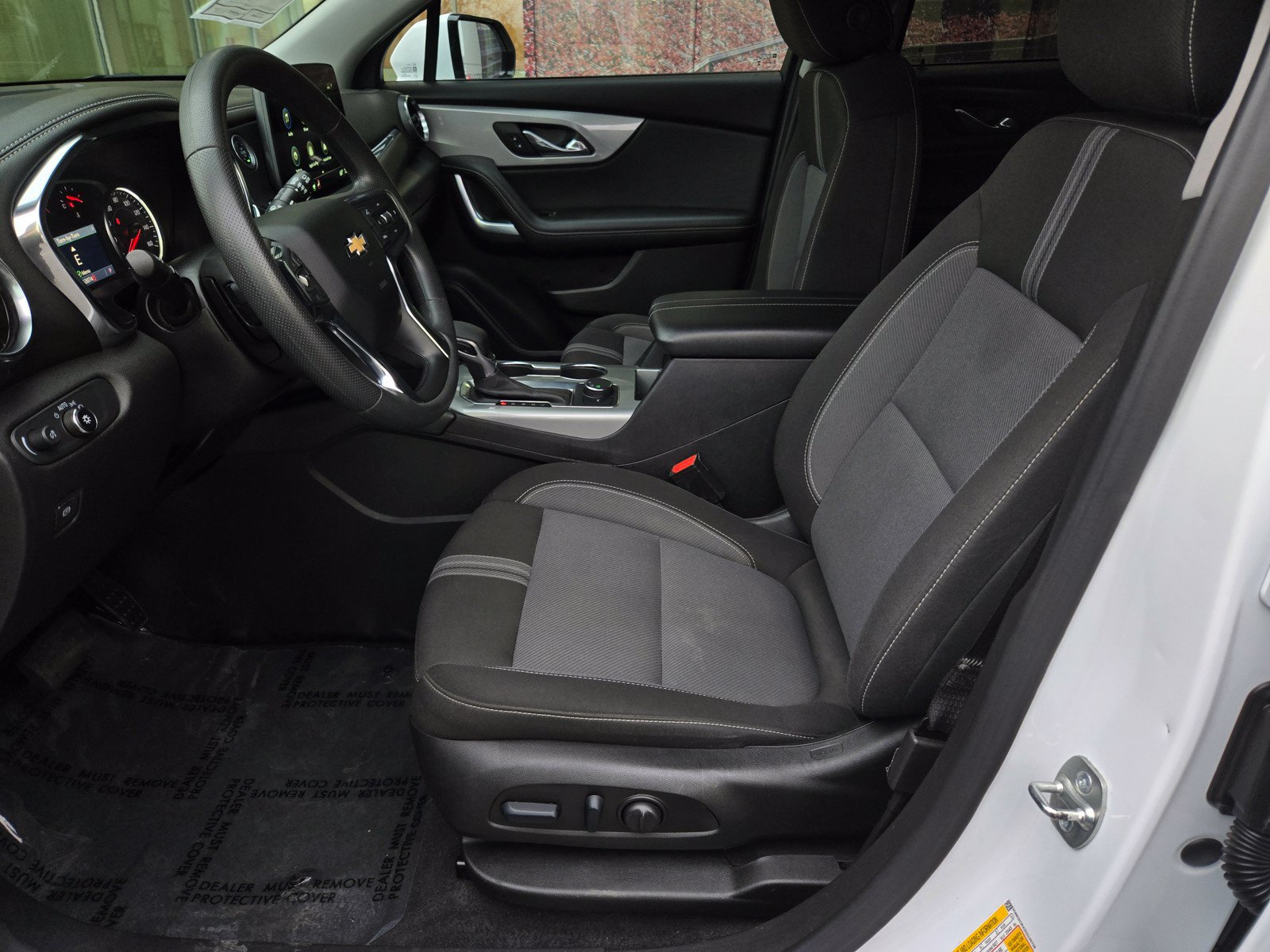 Used 2025 Chevrolet Blazer LT FWD image 14