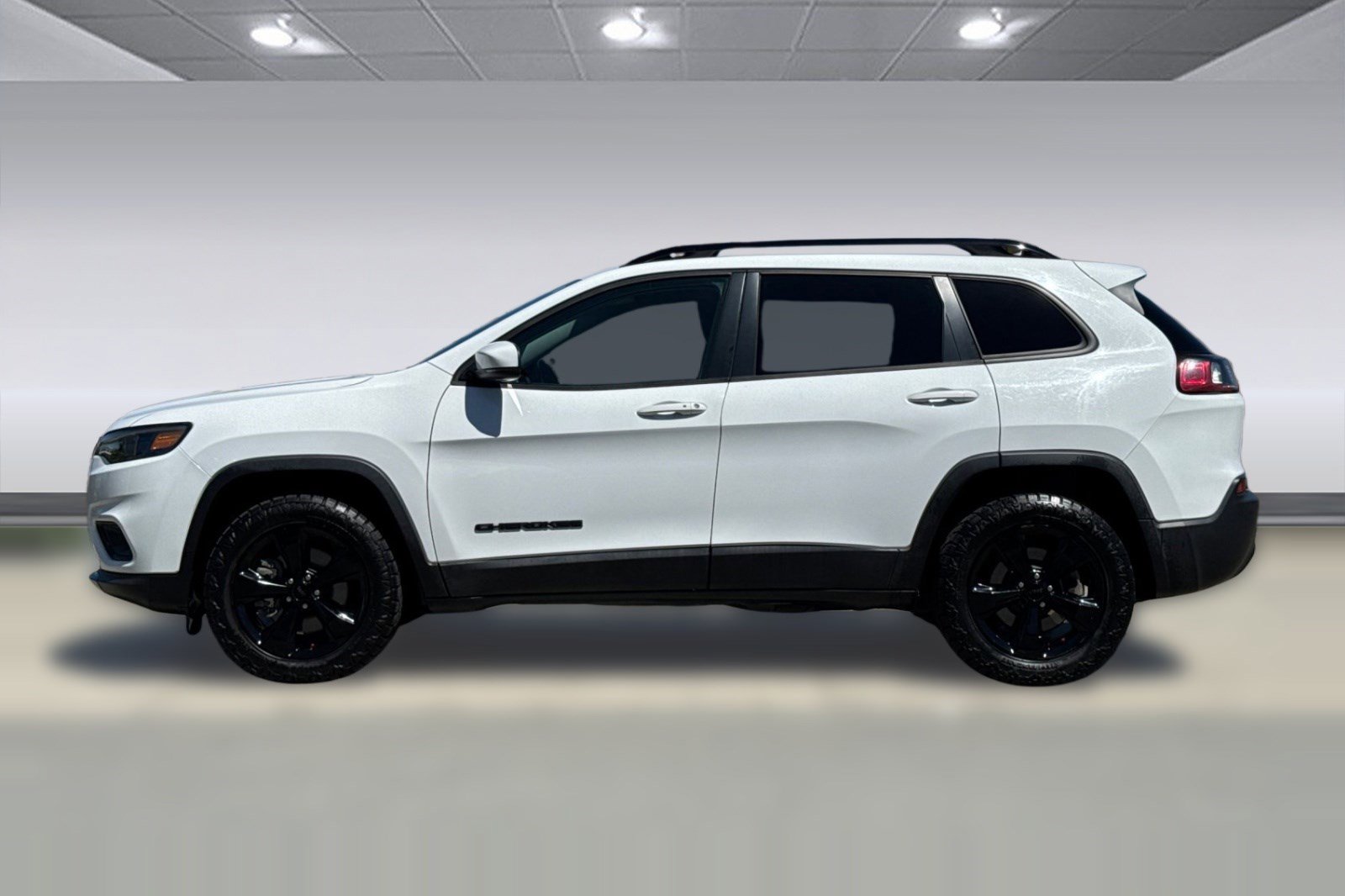 Used 2020 Jeep Cherokee Latitude Plus image 6