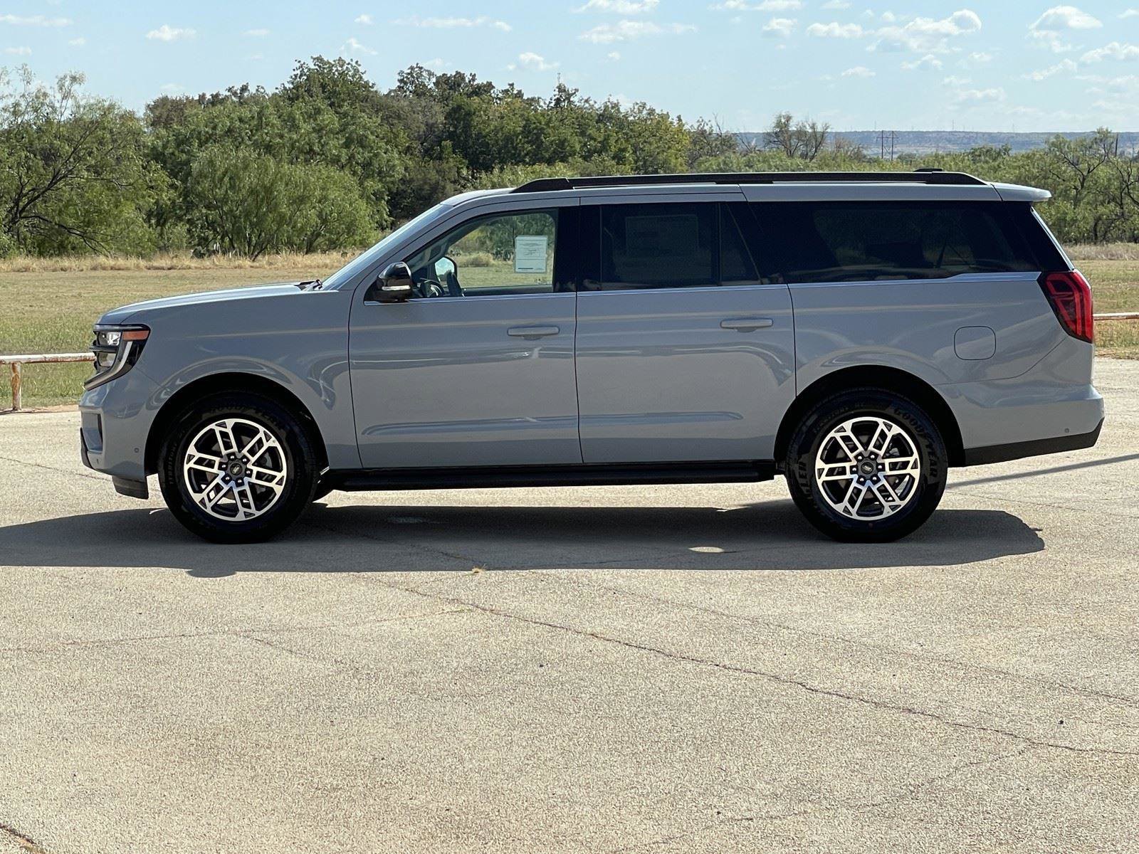 New 2025 Ford Expedition Max Active image 4