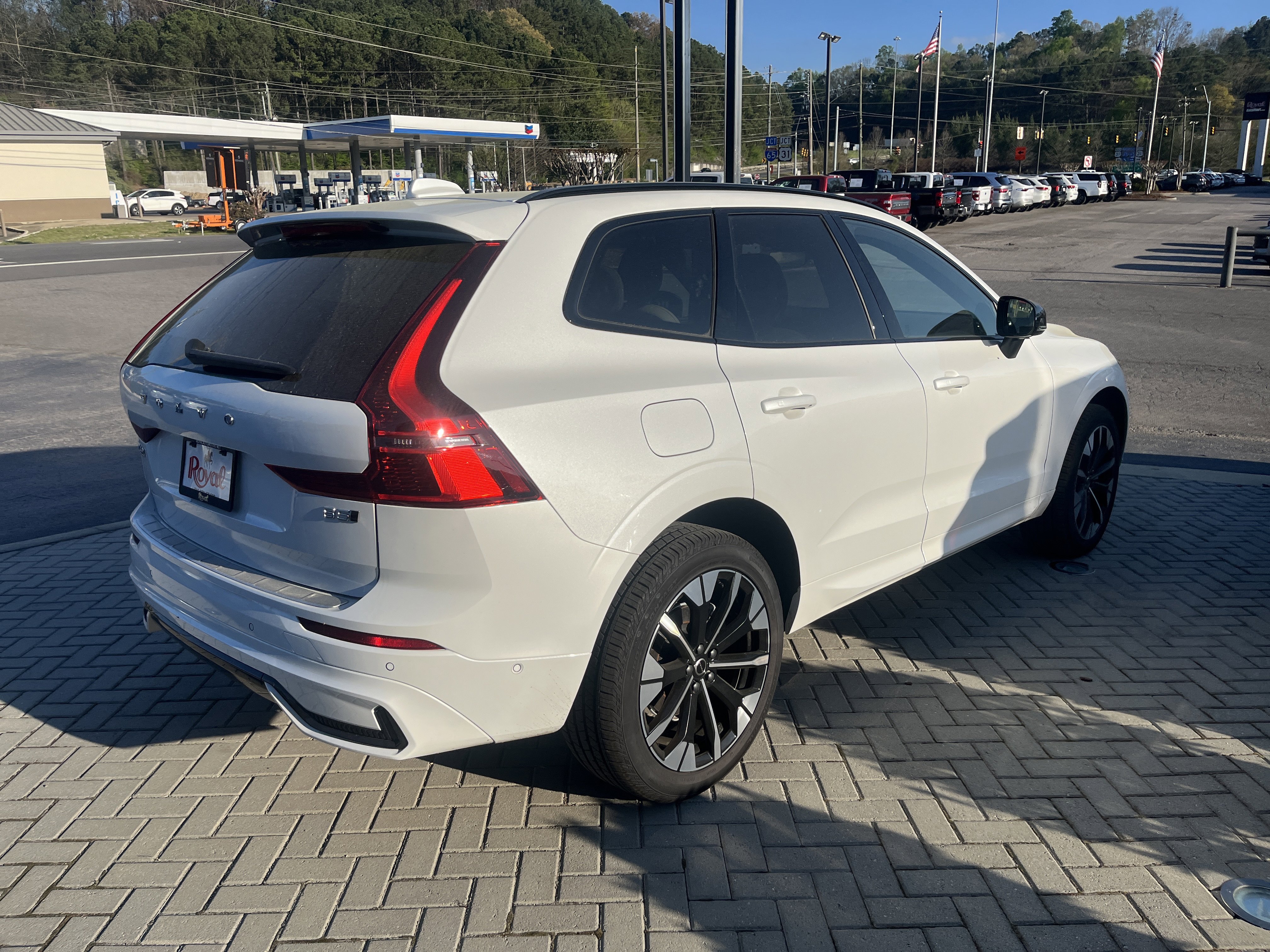 New 2026 Volvo XC60 B5 Plus w/ Protection Package Premier image 12