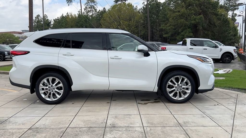 Used 2023 Toyota Highlander Limited image 14