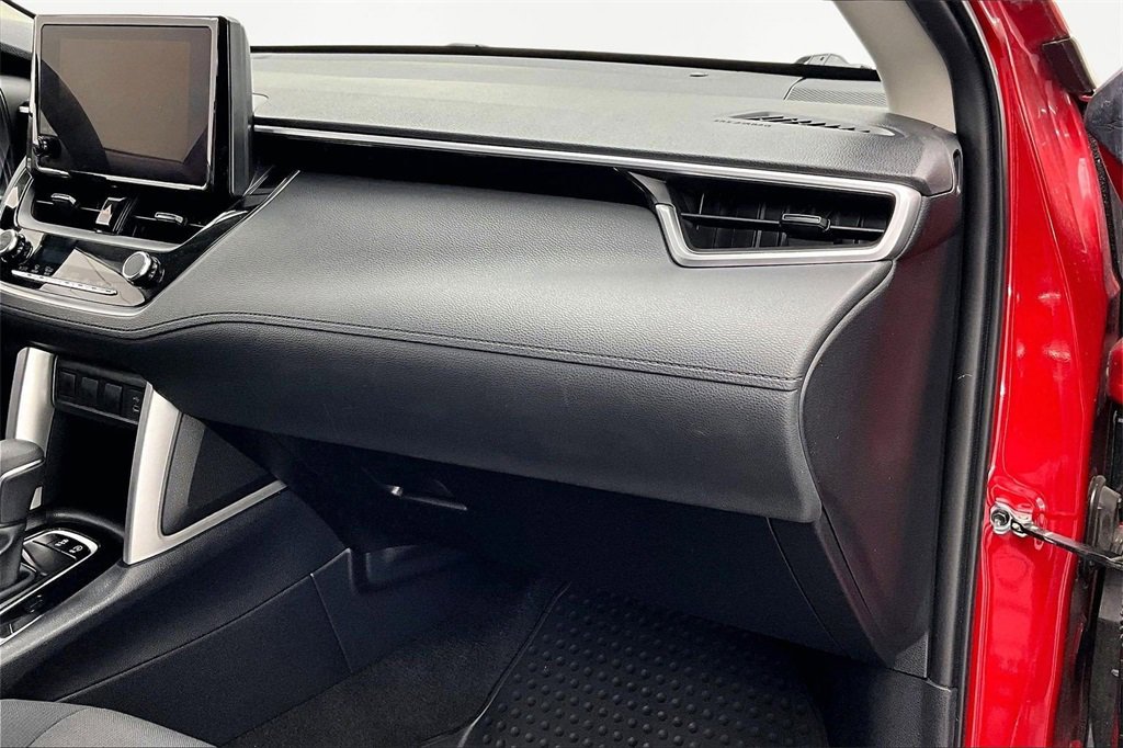 Used 2023 Toyota Corolla Cross LE image 17