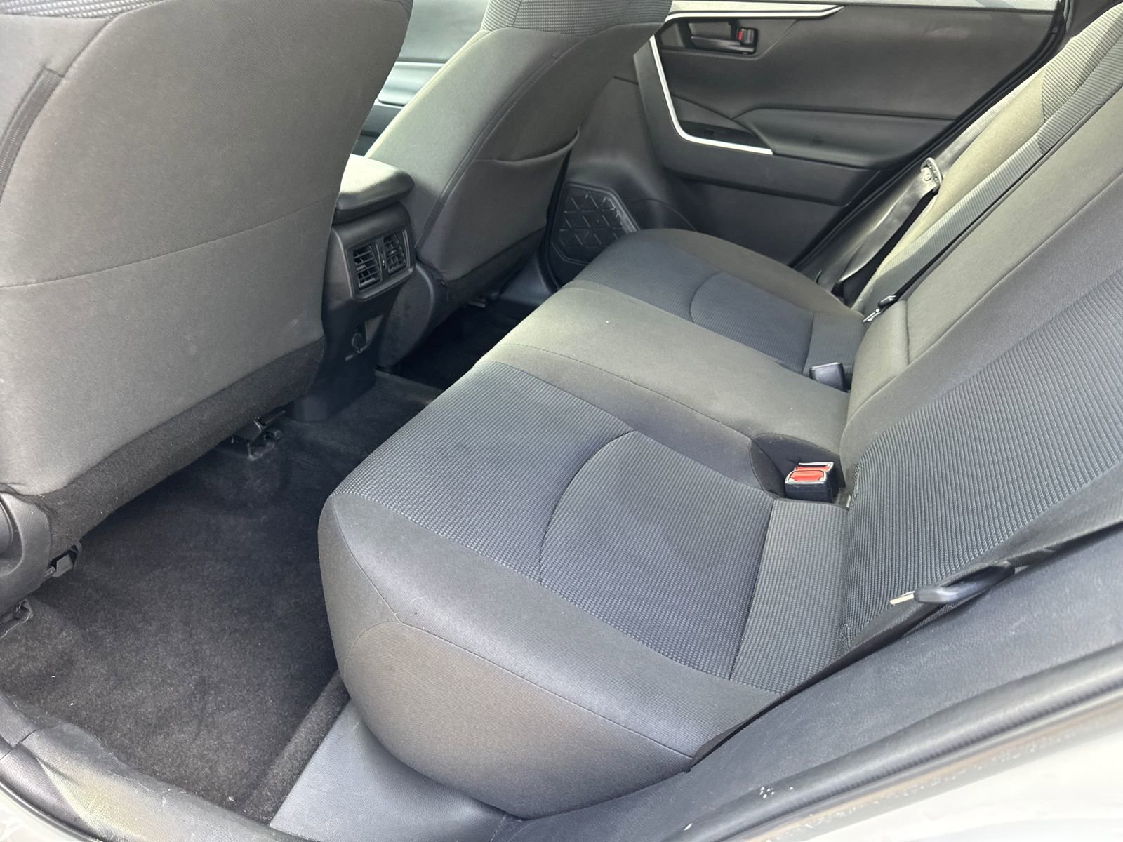 Used 2022 Toyota RAV4 LE image 20