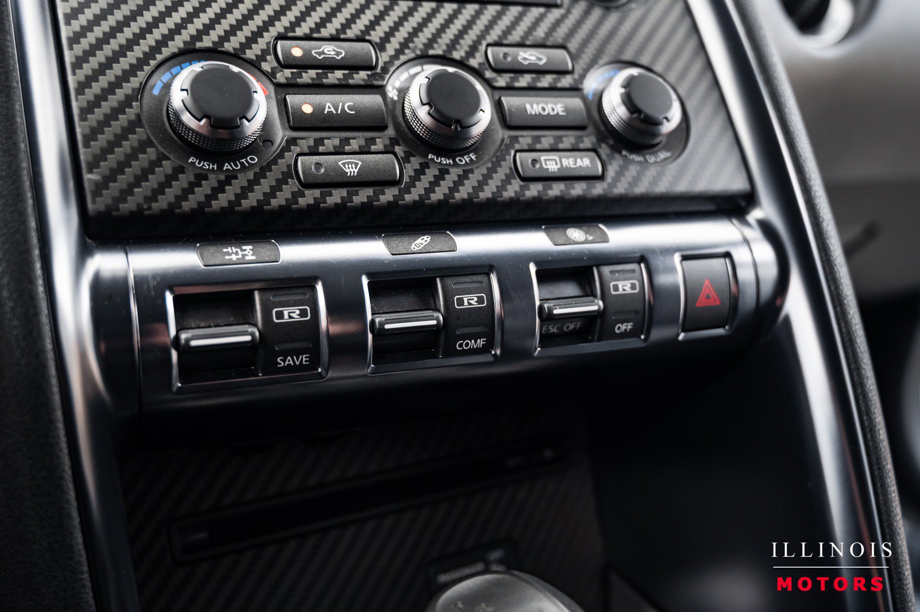 Used 2014 Nissan GT-R Premium image 29