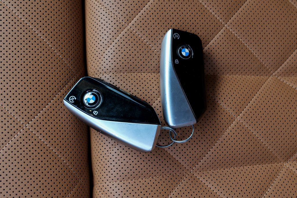 Used 2023 BMW X7 xDrive40i w/ Premium Package image 15