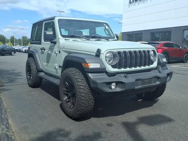 Used 2024 Jeep Wrangler Sport AWD/4WD image 3