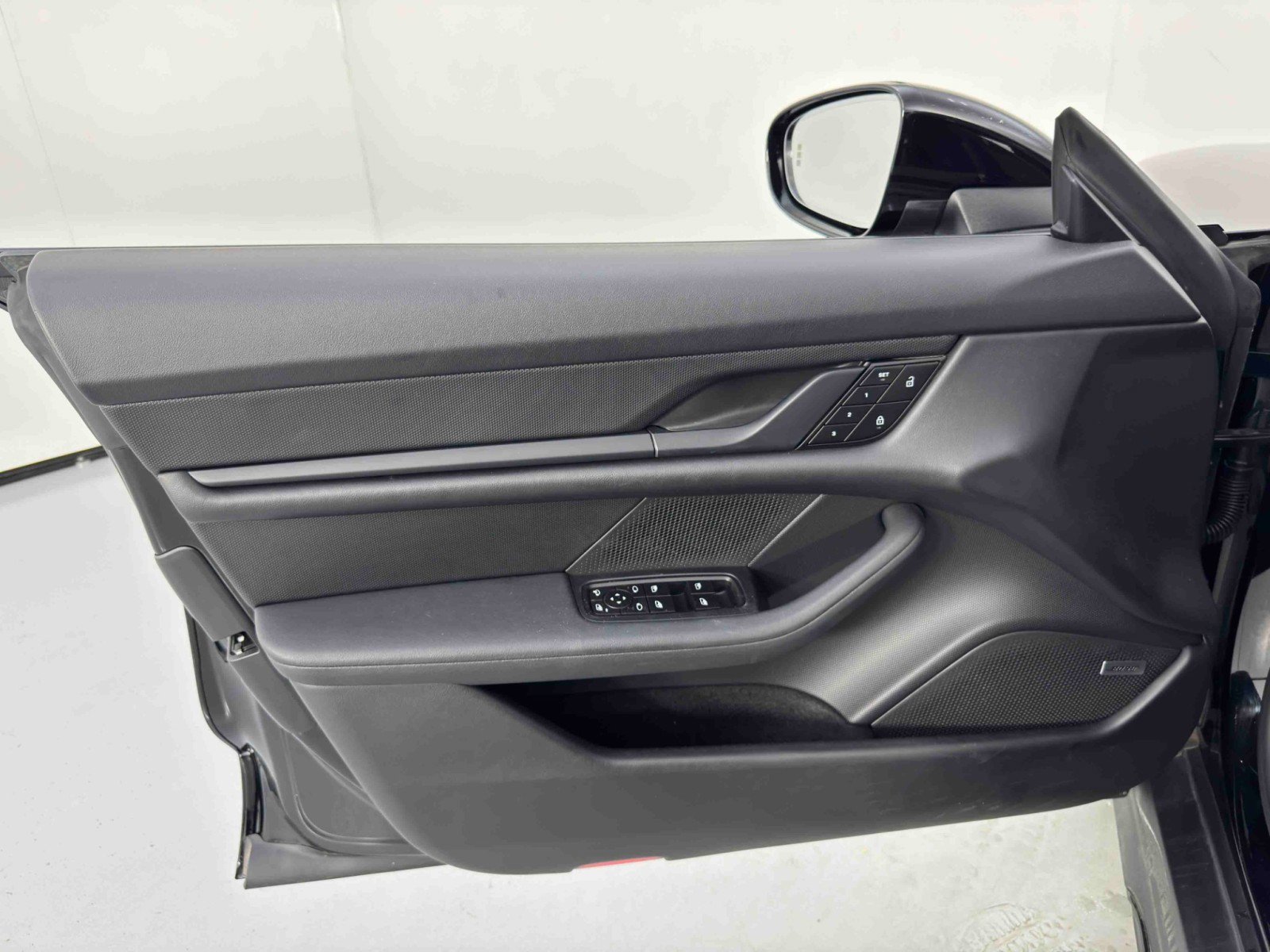 Used 2023 Porsche Taycan 4 Cross Turismo w/ Premium Package image 43