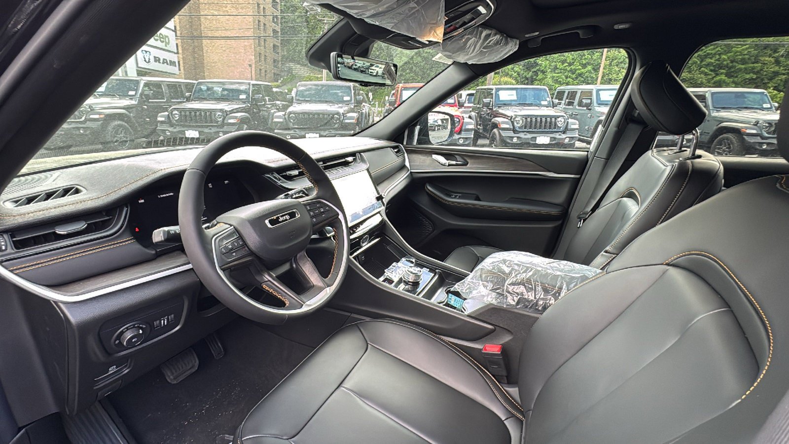 New 2026 Jeep Grand Cherokee Limited AWD/4WD image 12