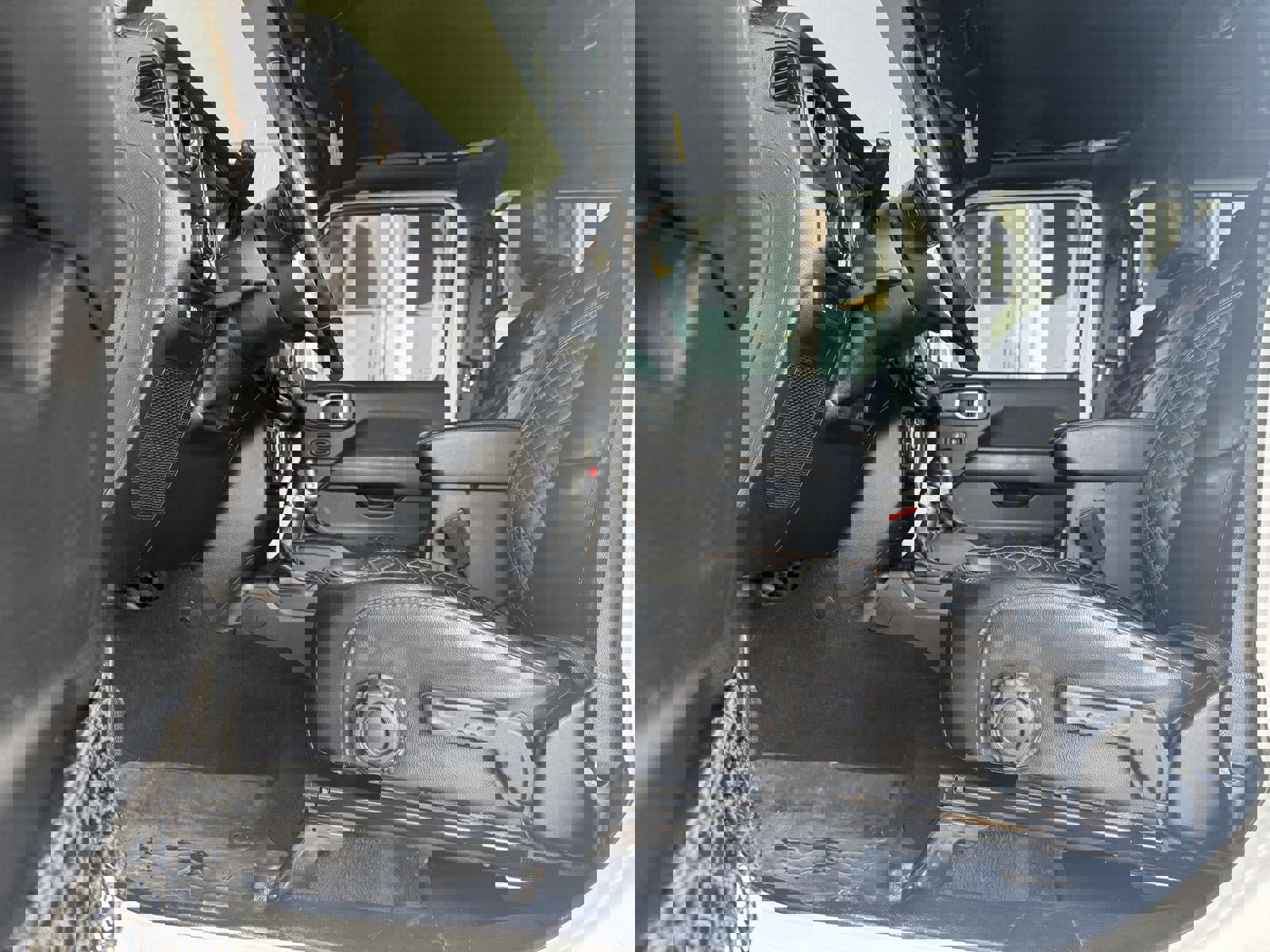 Used 2021 Jeep Gladiator Overland image 11