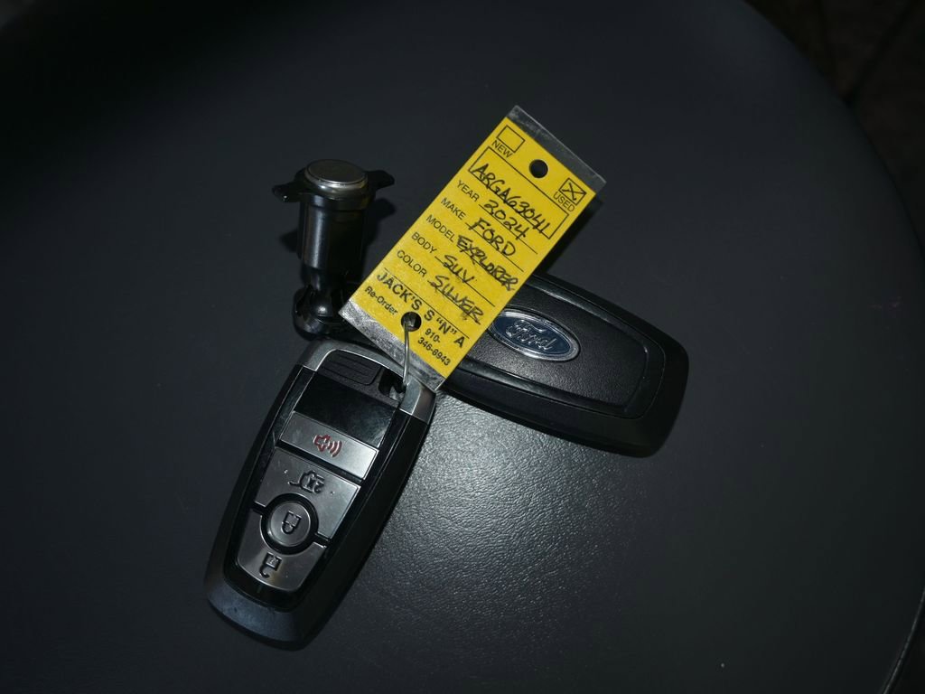 Used 2024 Ford Explorer XLT image 22