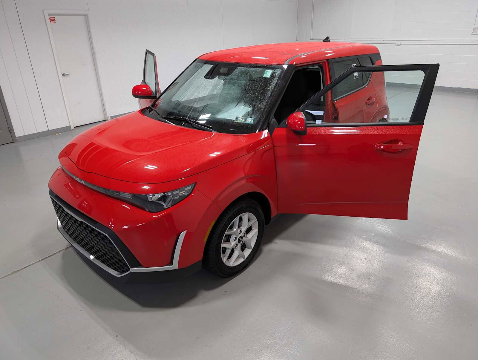 Used 2023 Kia Soul LX w/ LX Technology Package image 16