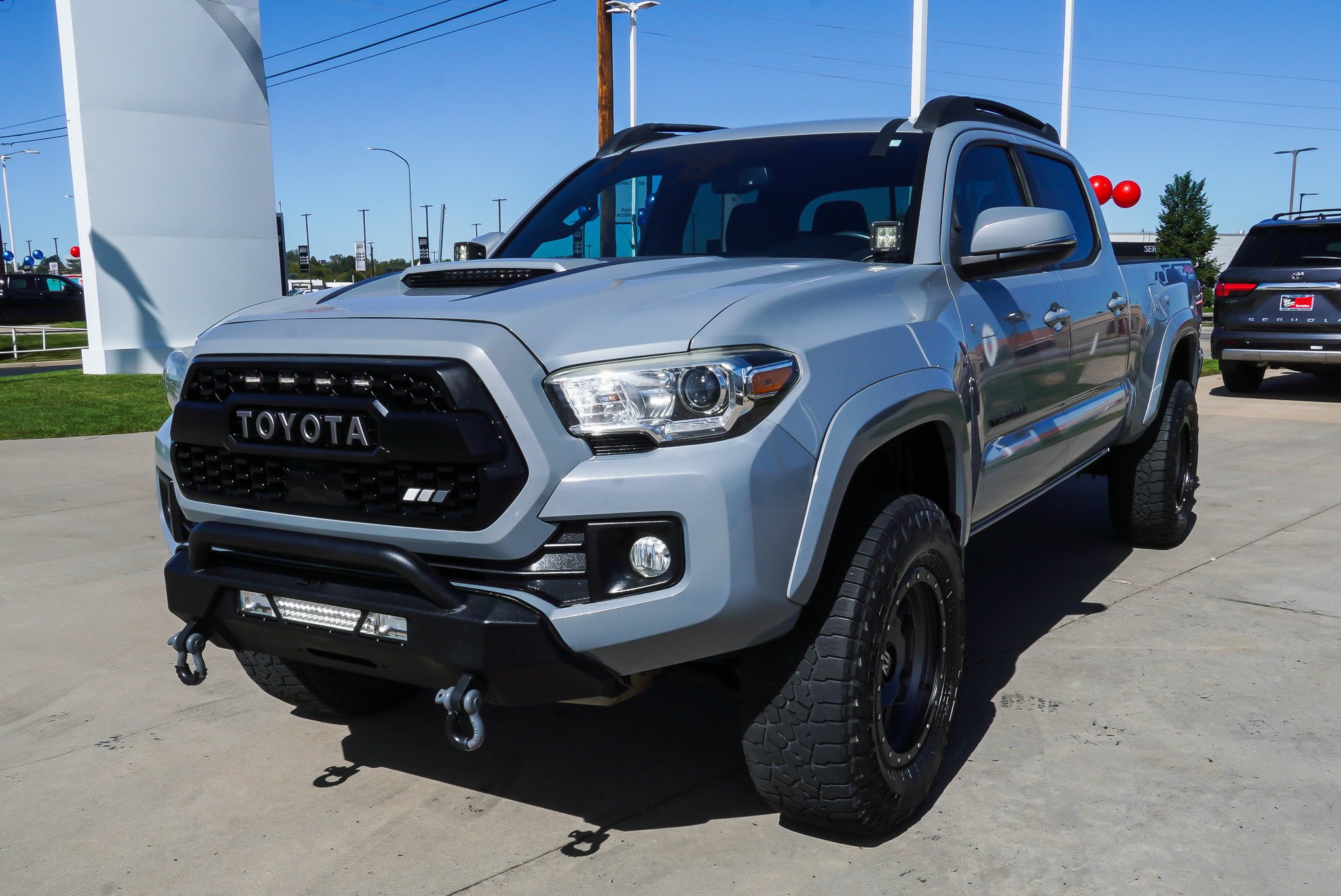Certified 2018 Toyota Tacoma TRD Sport w/ Technology Package AWD/4WD image 4