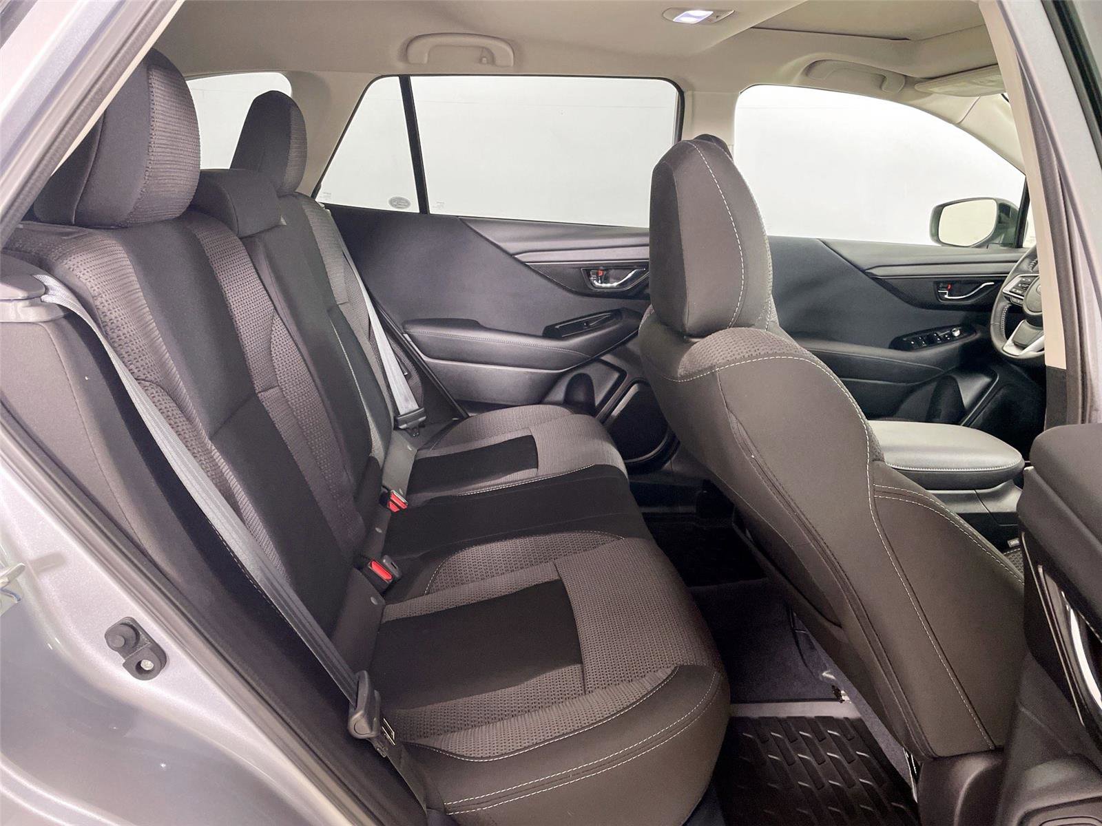 Used 2025 Subaru Outback Premium image 27