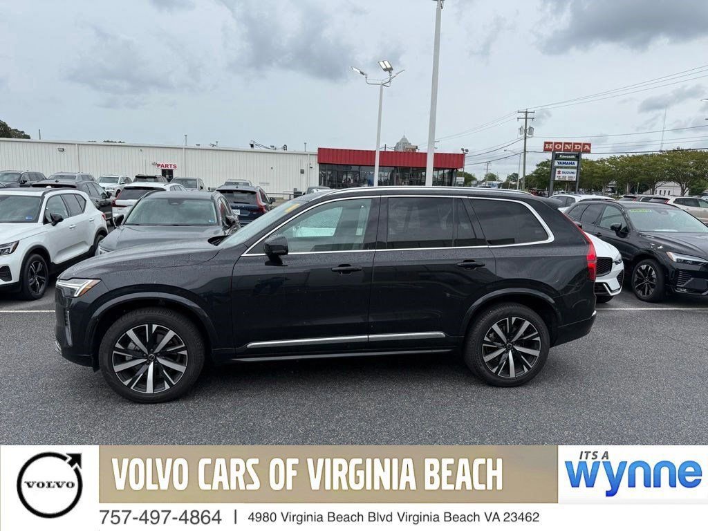 Used 2025 Volvo XC90 B5 Core AWD/4WD image 1