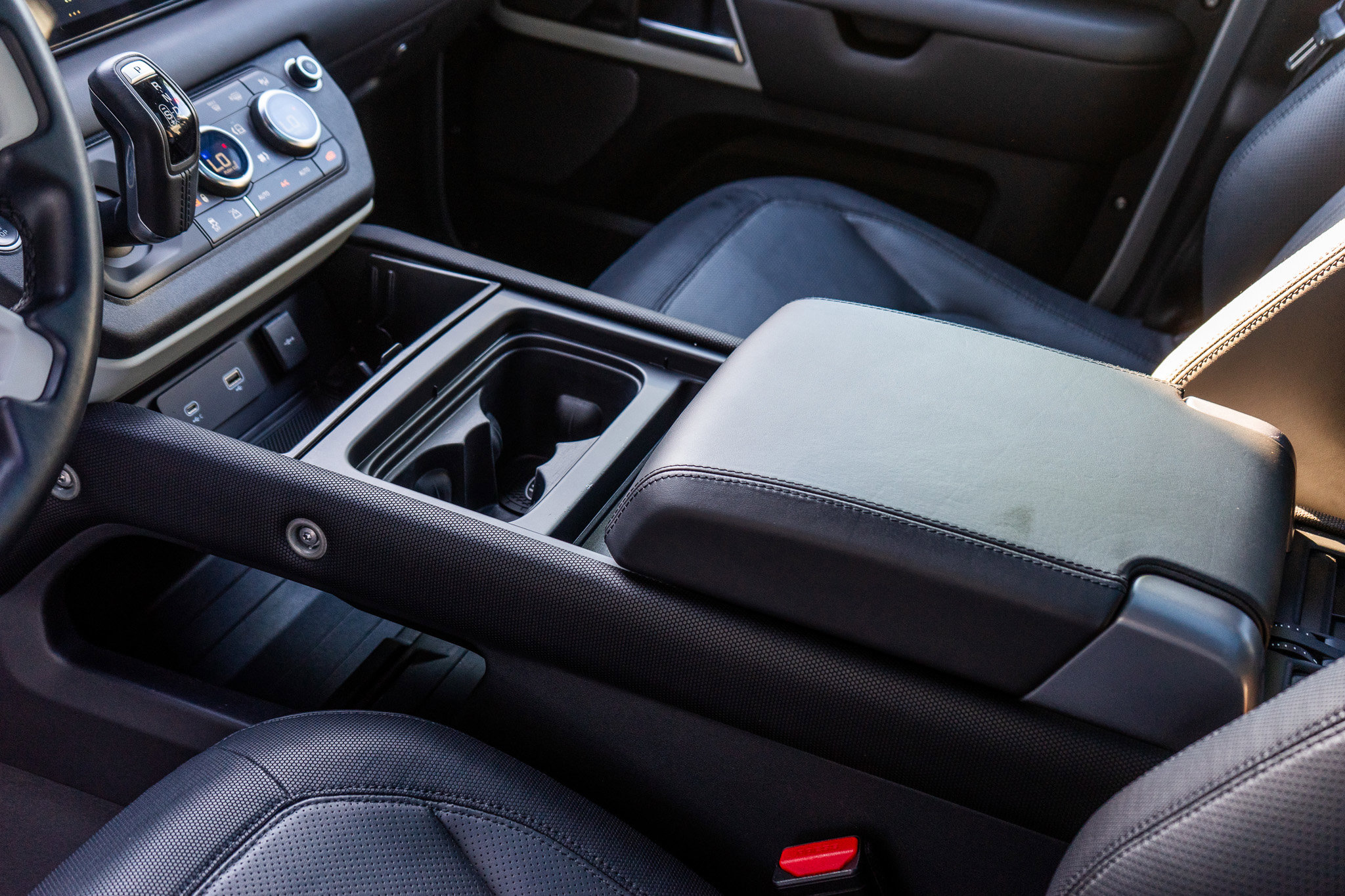 Used 2021 Land Rover Defender 110 X-Dynamic HSE image 27