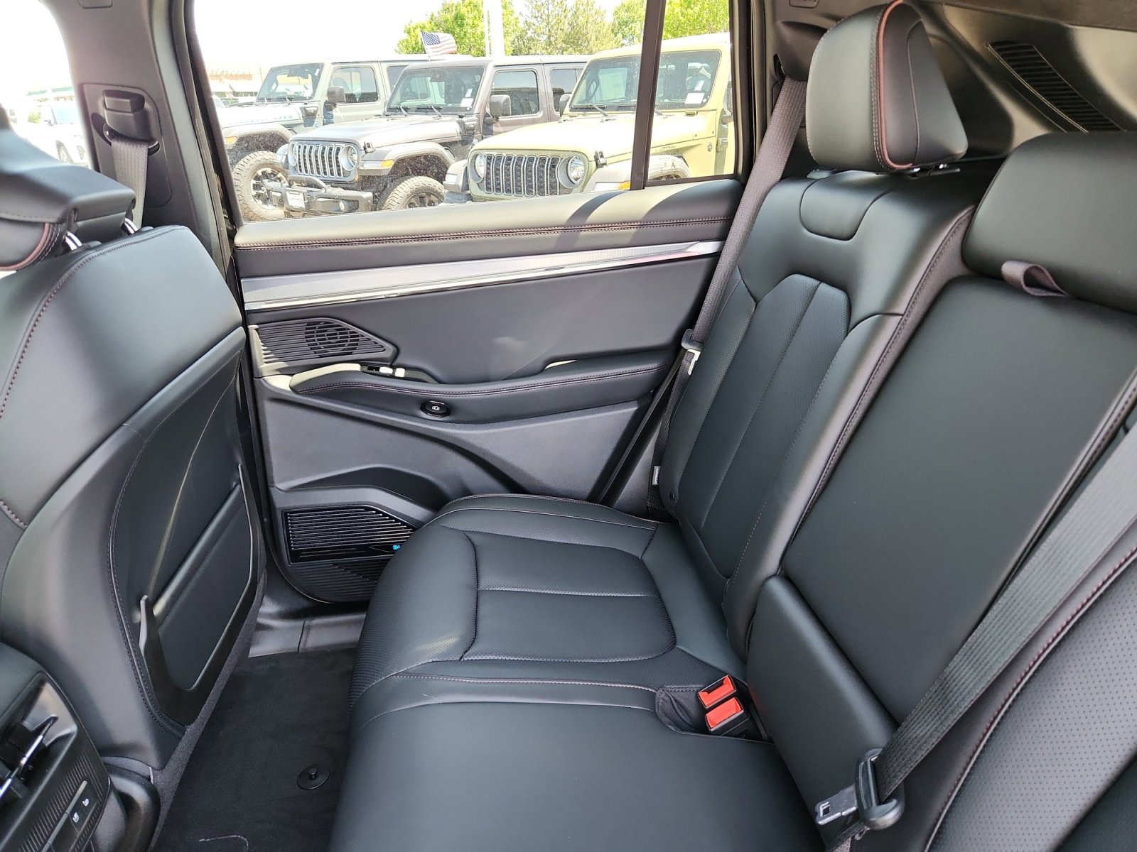 New 2025 Jeep Wagoneer S Launch Edition image 17