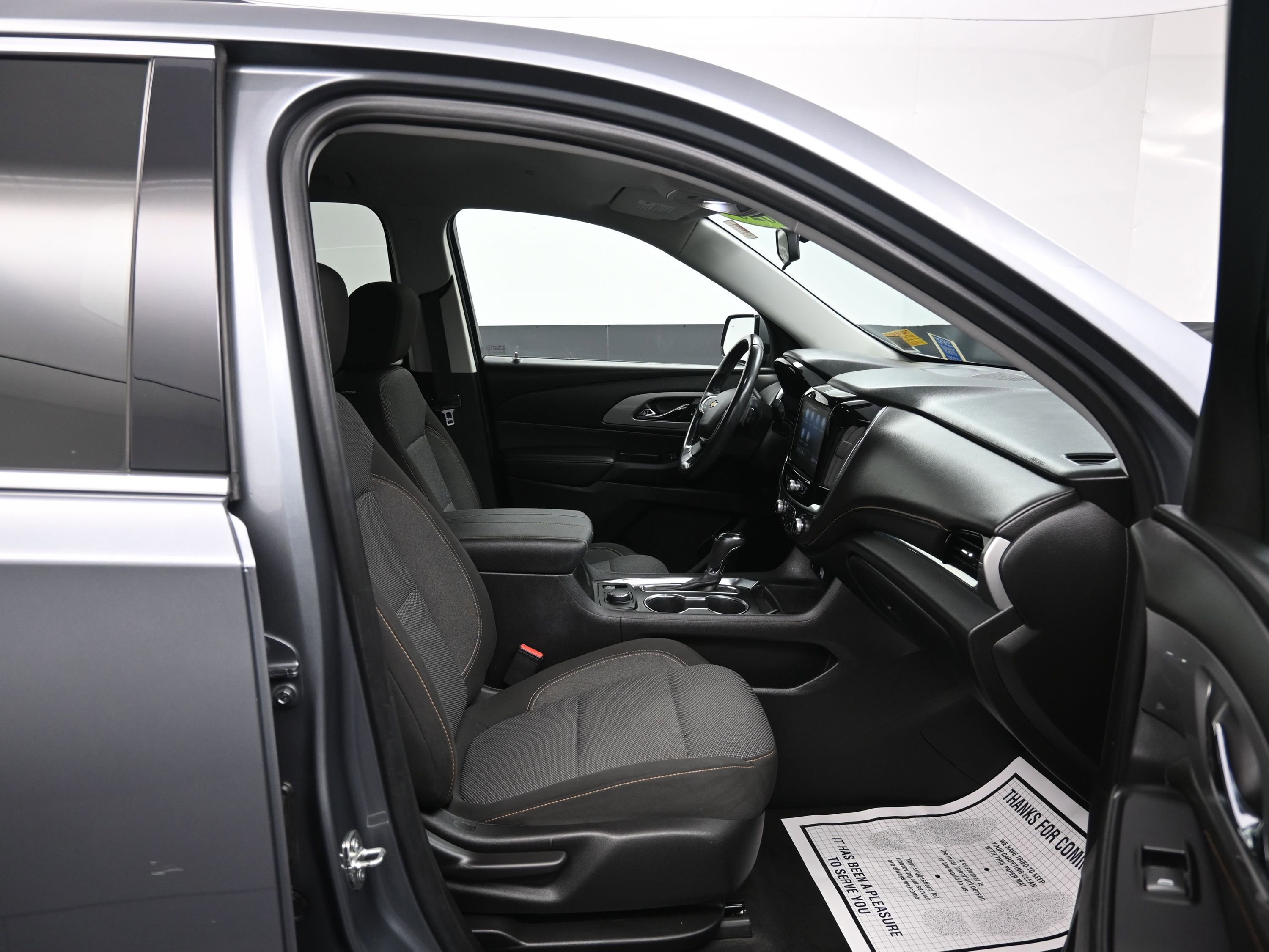 Used 2020 Chevrolet Traverse LT w/ LPO, Black Accent Package image 45